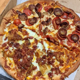 Half Ranch Potato Skin, Half Dolce Picante Pizza (medium) | Instagram: @telephonesmoothie
