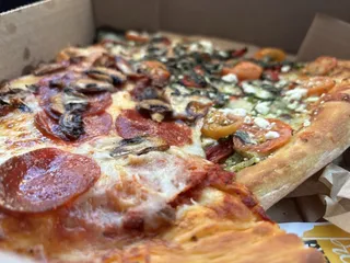 SF Hole In The Wall Pizza