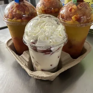 Fresas con crema &amp; mangonadas