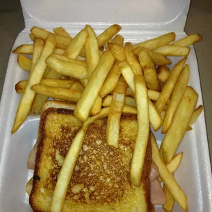 Grilled ham n cheese w/ fries (my faaaave!)
