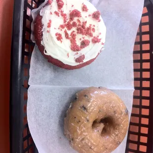 Red Velvet on top and Blueberry on the bottom.