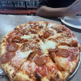 Medium pepperoni pizza