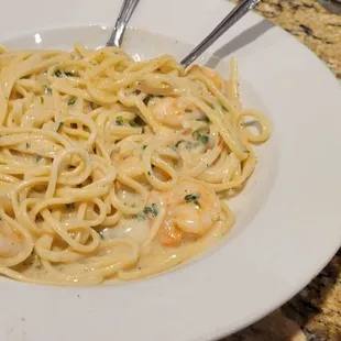 Shrimp linguine