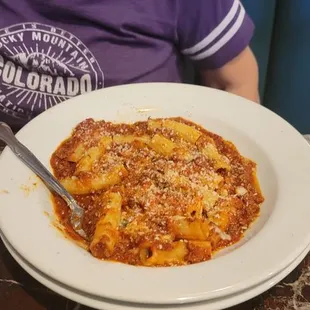 Baked rigatoni with meat sauce