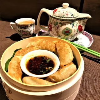 Pot Sticker Dumplings (6)