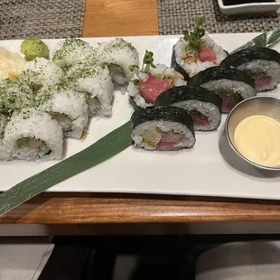Tuna spicy roll and California real crab