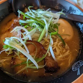 Rich Garlic Ramen