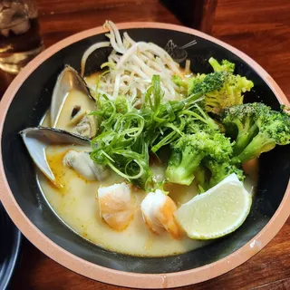 Tom Yum Ramen
