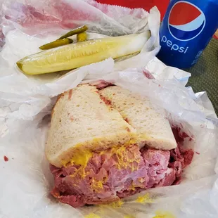 BIG  Corned Beef Sandwich Combo