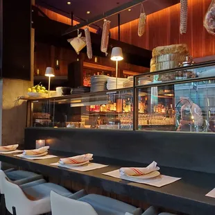 sushi and sashimi, interior