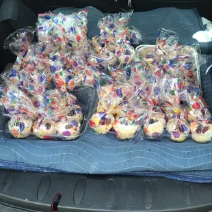 60 cheesecake cupcakes!