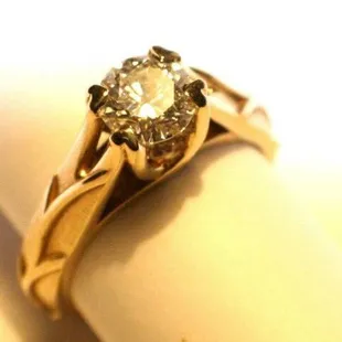 Amazing engagement ring! Thank you Apex!