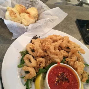 Calamari and half dozen garlic knots