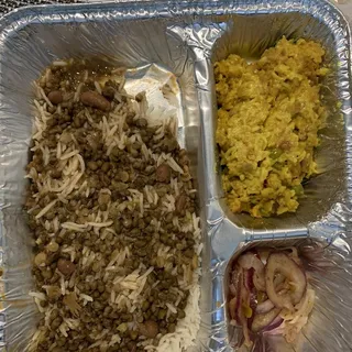 Veg thali with 2 item combo.