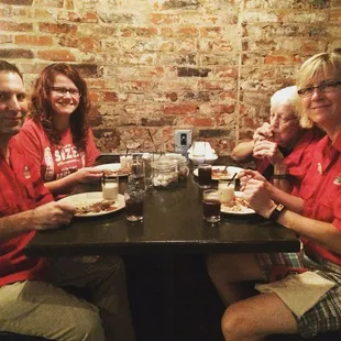 On the right it the brewmaster Leah Dienes!!!