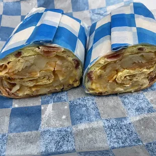 Breakfast wrap - perfect balance between egg meat and hashbrown