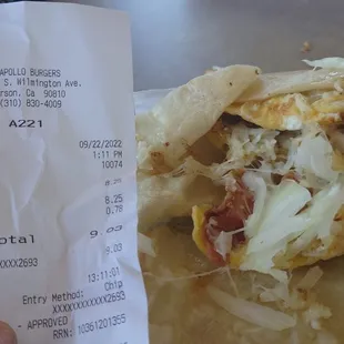 I got the $9 breakfast burrito, look at all those onions in the corner. They made me the gringo no effs givin version.