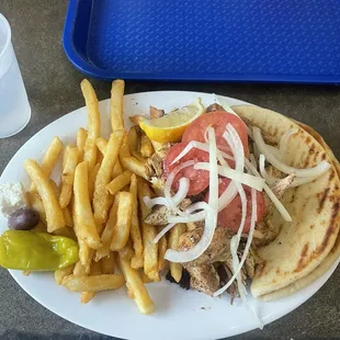 Chicken souvlaki plate