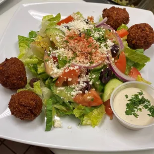 FALAFEL SALAD