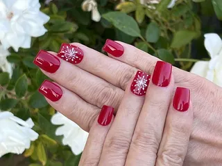 Queen Nails