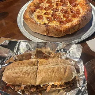 Sausage sun and pepperoni pizza.....delicious! And a great price!