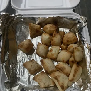 Beer cheese and bread. What you don't see beer cheese either? Yeah, delivered without any. $6 wasted.