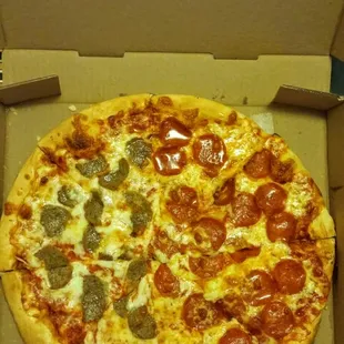 Large Pizza 1/2 Pepperoni 1/2 Meatball