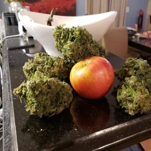 Hydroponic Indoor Hawaiian Haze Smokable Hemp Flower