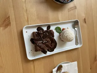 Beef and Leaf Cafe