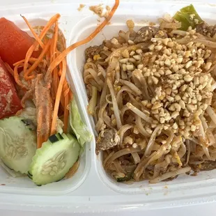 Pad Thai Lunch. 4/5. A bit dry but good value. IG: @amei.eats