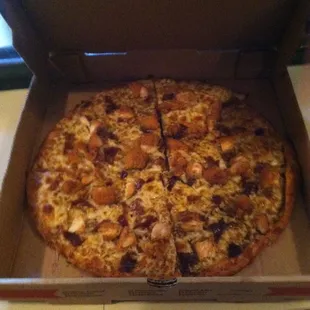 Cajun chicken bacon pizza