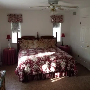 The pet-friendly Red Delicious room.