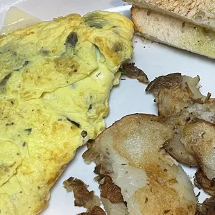 Omelette, home fries, sourdough