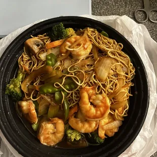 Shrimp 39. Cantonese Lo Mein