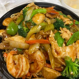 Crispy yellow noodles with shrimp and chicken  Sweet &amp; Sour shrimp