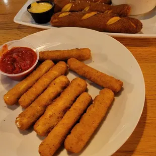 Happy Hour = half-priced select appetizers. The mozzarella sticks are best.