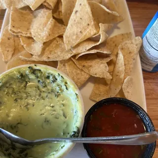 White Queso Dip & Chips