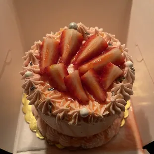 Strawberry prosecco cake-New Year's special