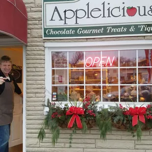 Yumm yum yum!  And the friendly owner waves you goodbye!