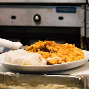 a bowl of macaroni and cheese