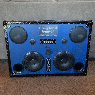 My homemade boombox with gloss black powder coated corners and rails.