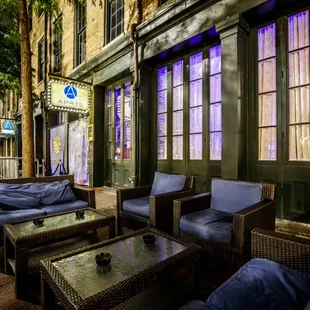 Enjoy your favorite glass outside!