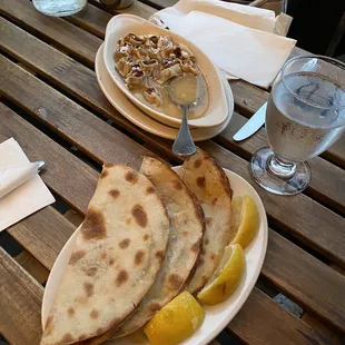 Manti (dumplings in broth) and Jahmaju (Armenian pizza).