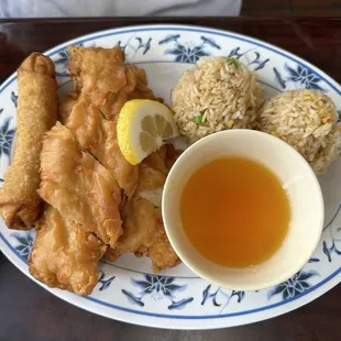 Lemon chicken w/ fried rice and egg roll (lunch special)