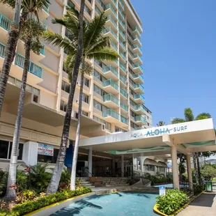 Aqua Aloha Surf Waikiki - Drive way