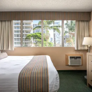 Aqua Aloha Surf Waikiki - Moderate Room Bed