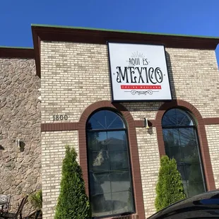 ramen and noodles, outside