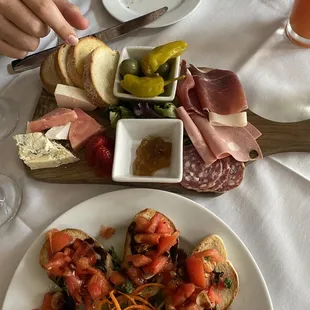 Antipasto Misto Italiano(charcuterie) Caprese di Sorrento(bottom)