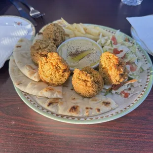 Falafel platter