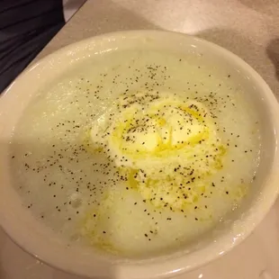 With the cooler weather, it time for a big ol&apos; bowl of Grits!!  Yum!!